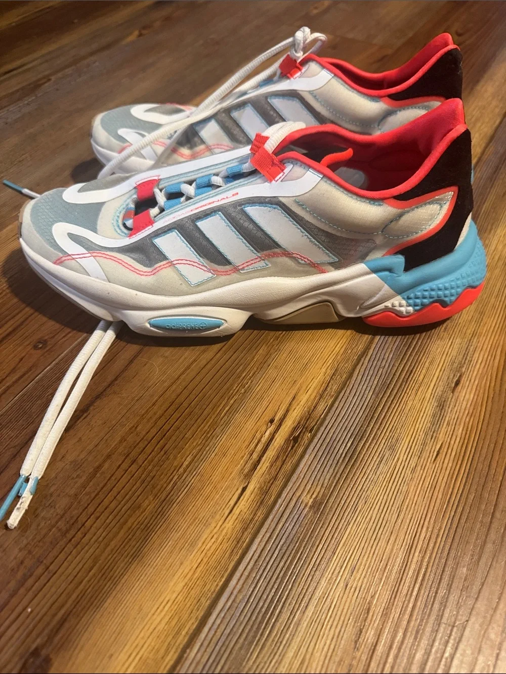 adidas mens Multicolor Retro Runner Sneakers in White, Blue & Coral